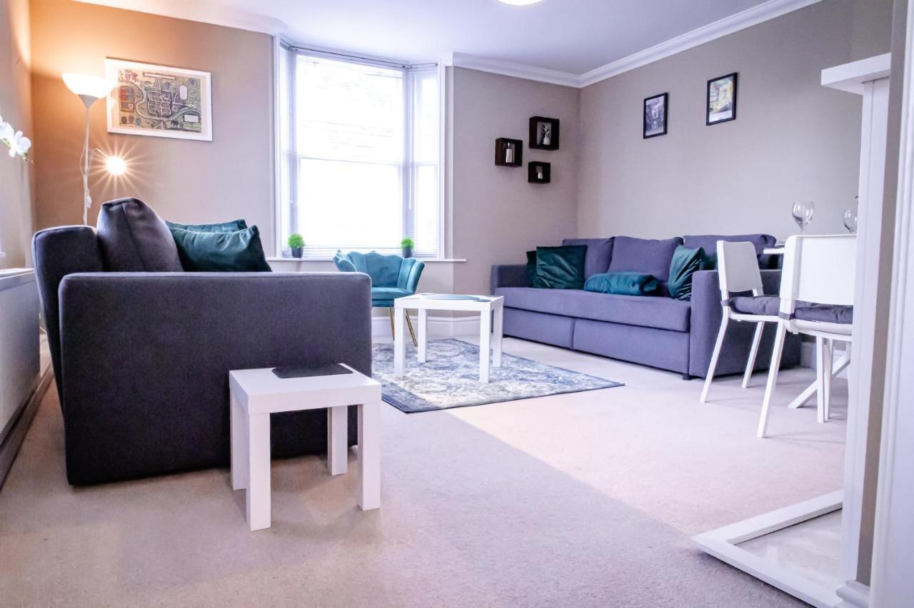 Lord Street - 2 Beautiful Apartments - Sleep Up To 14 Guests - By Rework Accommodation Chester Esterno foto