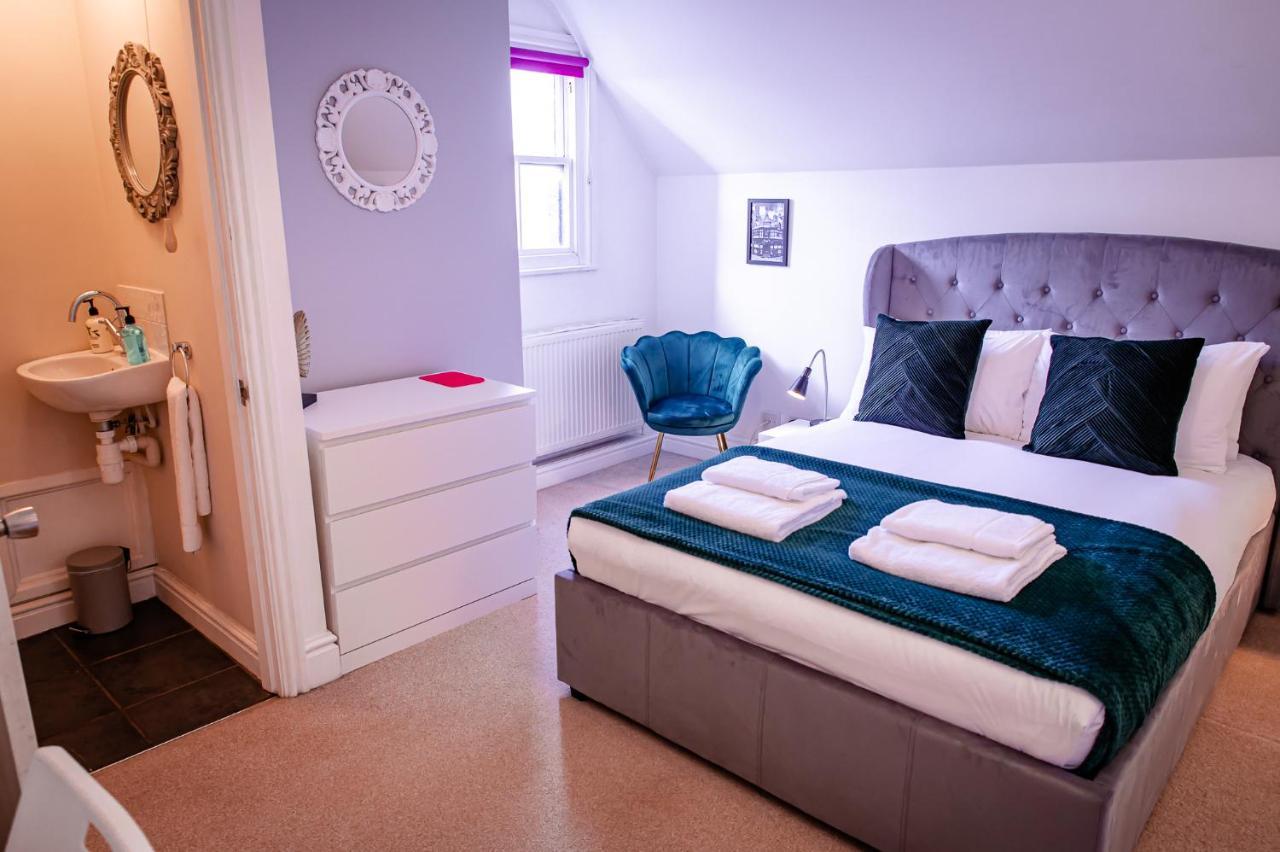 Lord Street - 2 Beautiful Apartments - Sleep Up To 14 Guests - By Rework Accommodation Chester Esterno foto