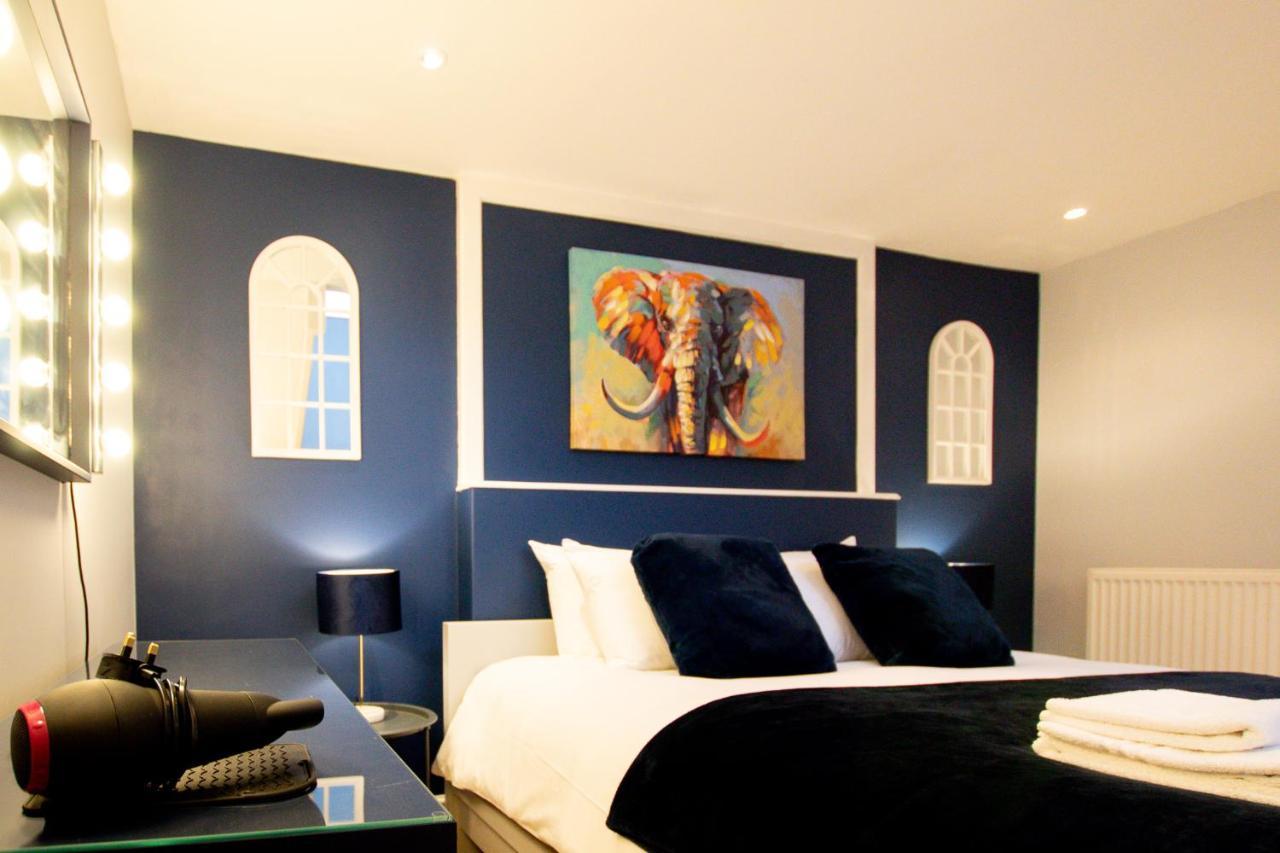 Lord Street - 2 Beautiful Apartments - Sleep Up To 14 Guests - By Rework Accommodation Chester Esterno foto