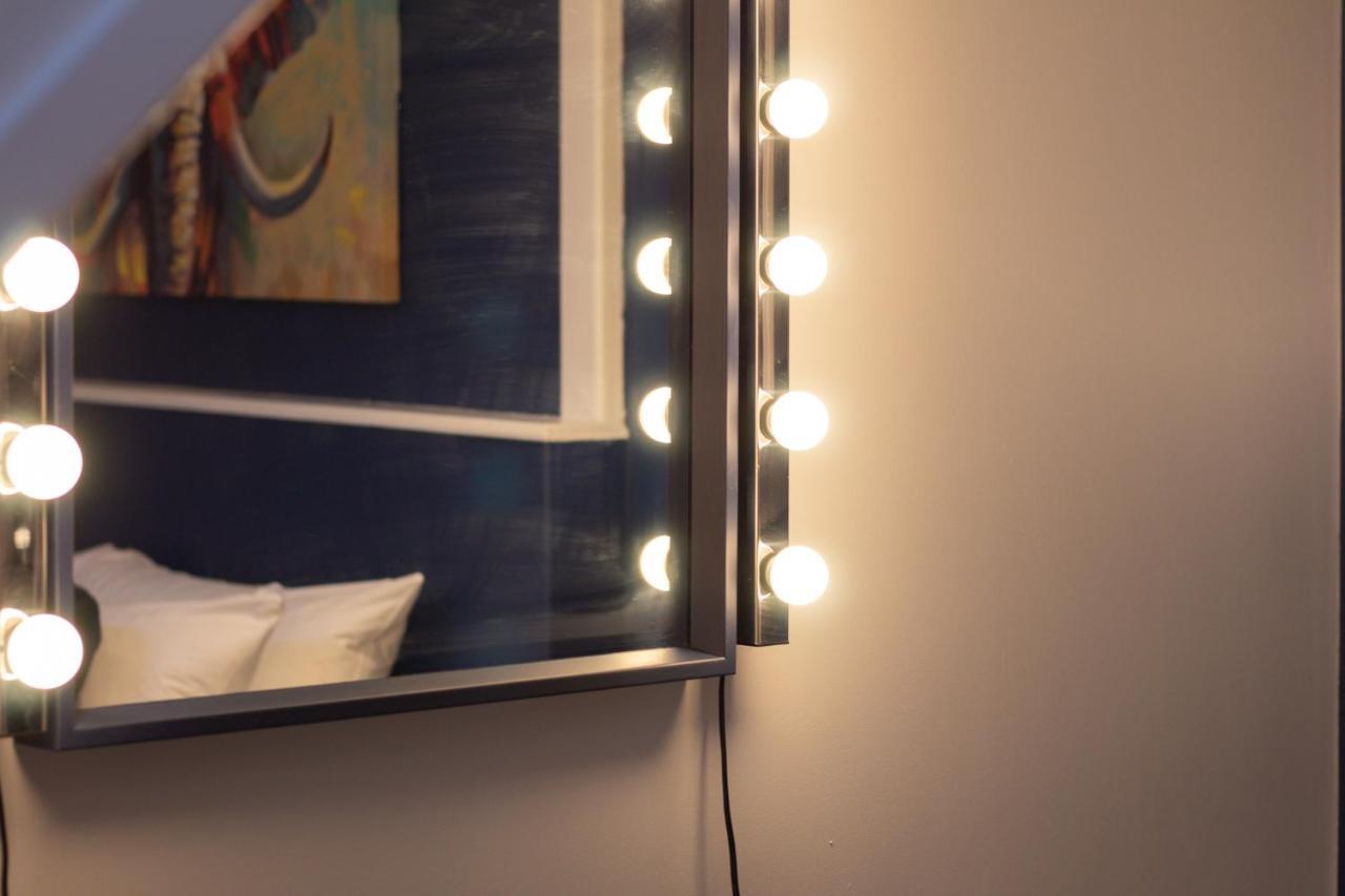 Lord Street - 2 Beautiful Apartments - Sleep Up To 14 Guests - By Rework Accommodation Chester Esterno foto