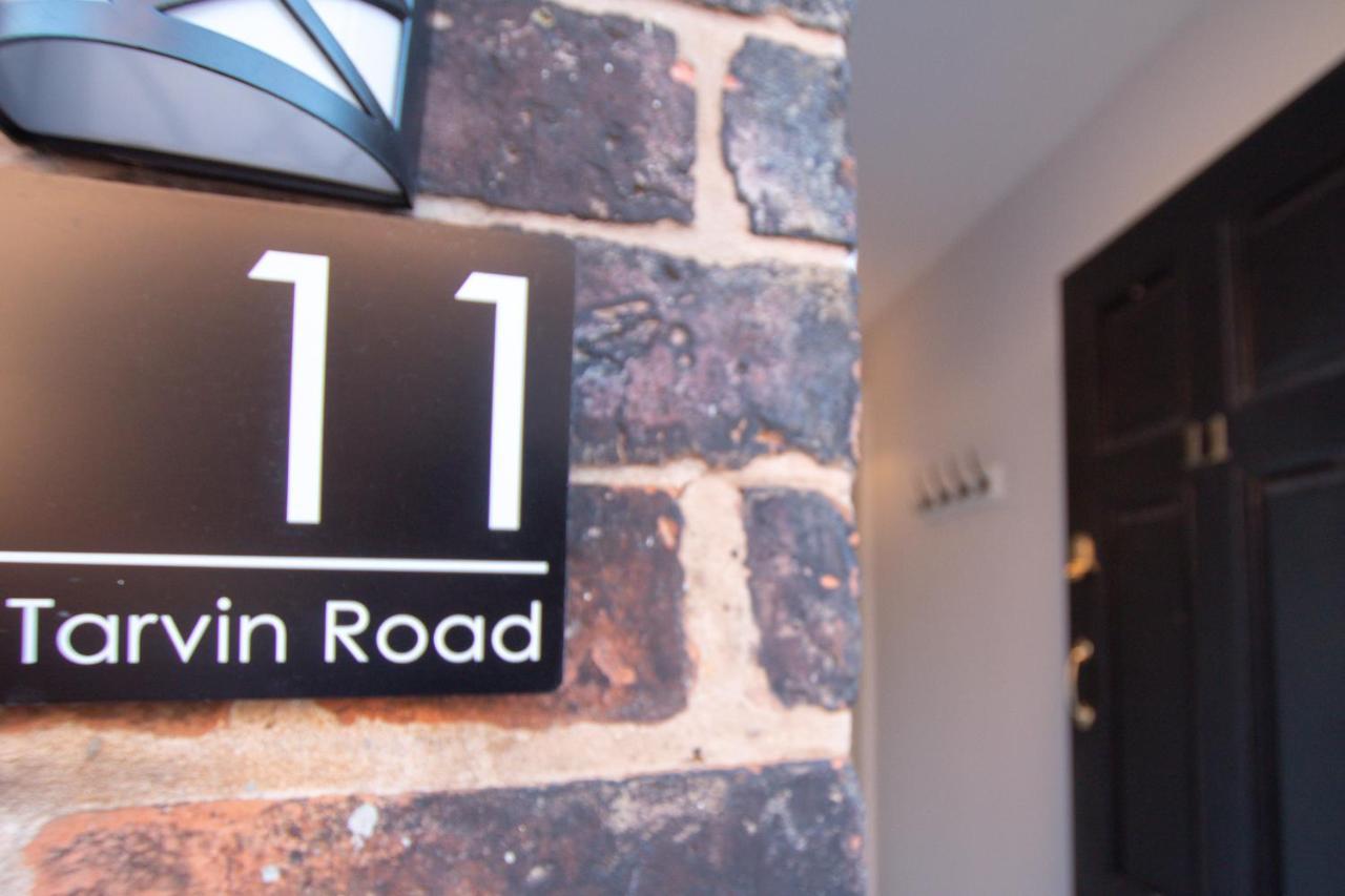 Lord Street - 2 Beautiful Apartments - Sleep Up To 14 Guests - By Rework Accommodation Chester Esterno foto