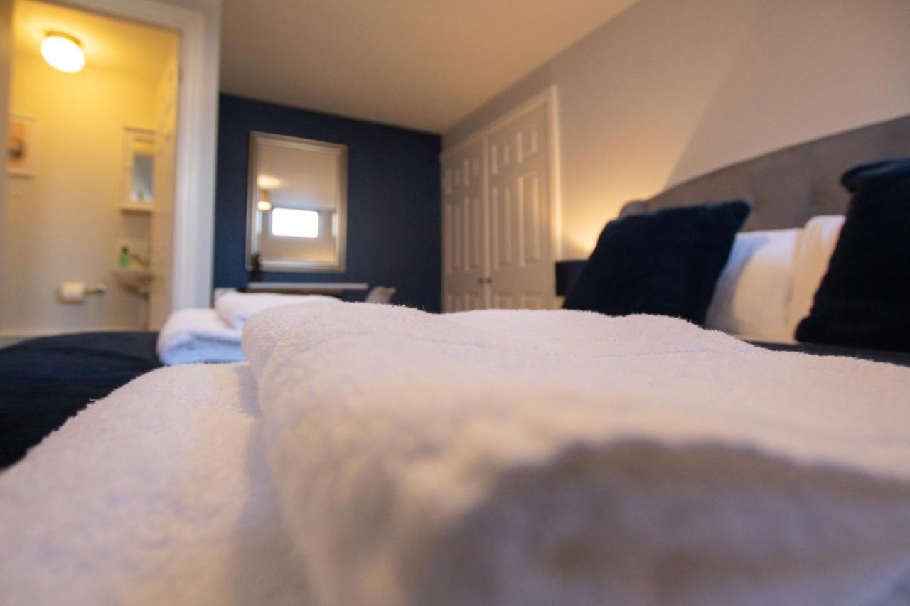 Lord Street - 2 Beautiful Apartments - Sleep Up To 14 Guests - By Rework Accommodation Chester Esterno foto