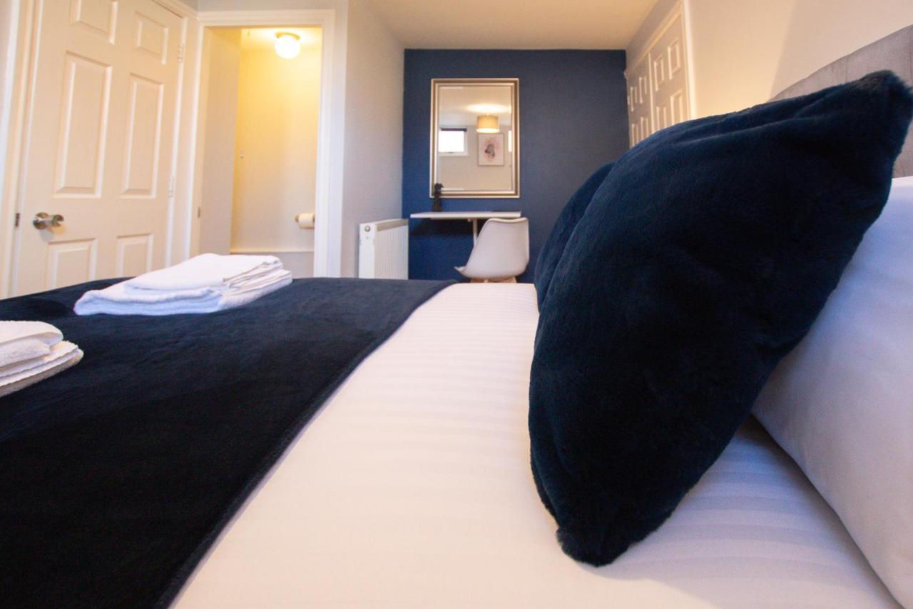 Lord Street - 2 Beautiful Apartments - Sleep Up To 14 Guests - By Rework Accommodation Chester Esterno foto