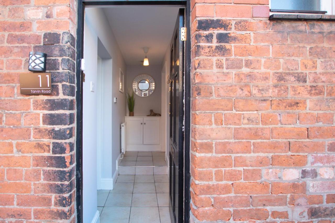 Lord Street - 2 Beautiful Apartments - Sleep Up To 14 Guests - By Rework Accommodation Chester Esterno foto