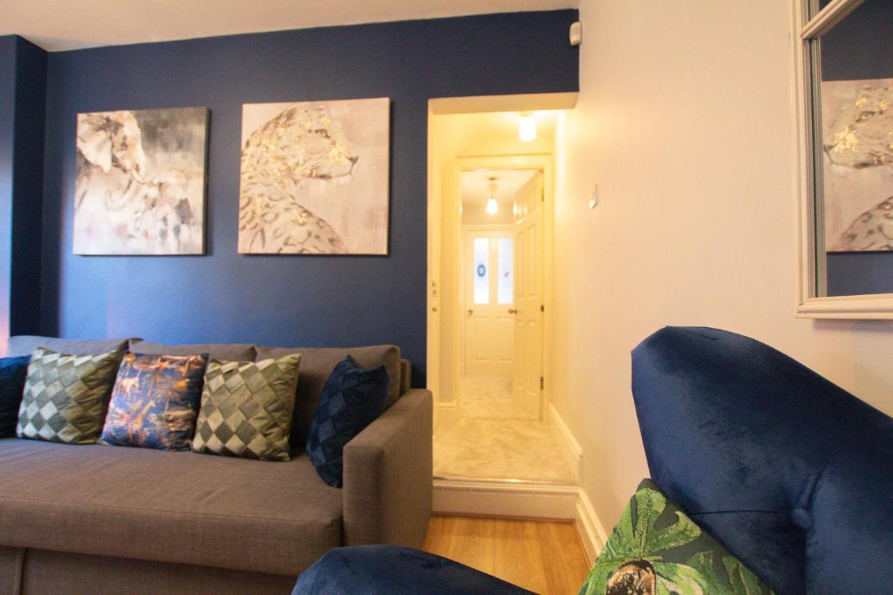 Lord Street - 2 Beautiful Apartments - Sleep Up To 14 Guests - By Rework Accommodation Chester Esterno foto