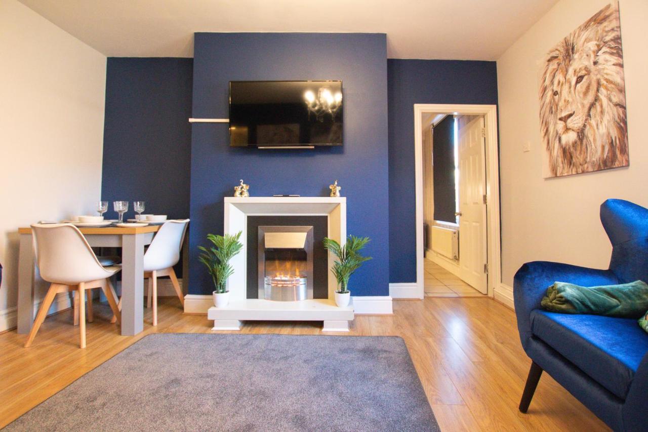 Lord Street - 2 Beautiful Apartments - Sleep Up To 14 Guests - By Rework Accommodation Chester Esterno foto