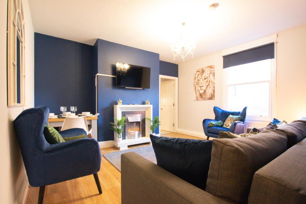 Lord Street - 2 Beautiful Apartments - Sleep Up To 14 Guests - By Rework Accommodation Chester Esterno foto