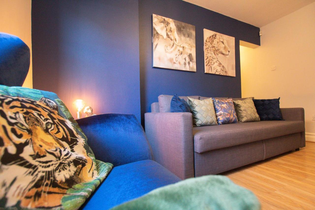 Lord Street - 2 Beautiful Apartments - Sleep Up To 14 Guests - By Rework Accommodation Chester Esterno foto